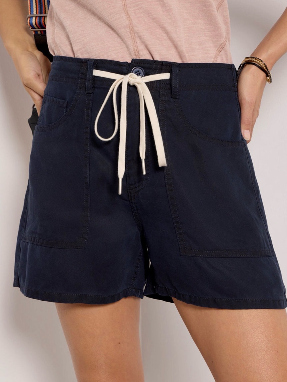 Blank NYC Haddie Shorts Navy Size M NWT - Picture 2 of 6